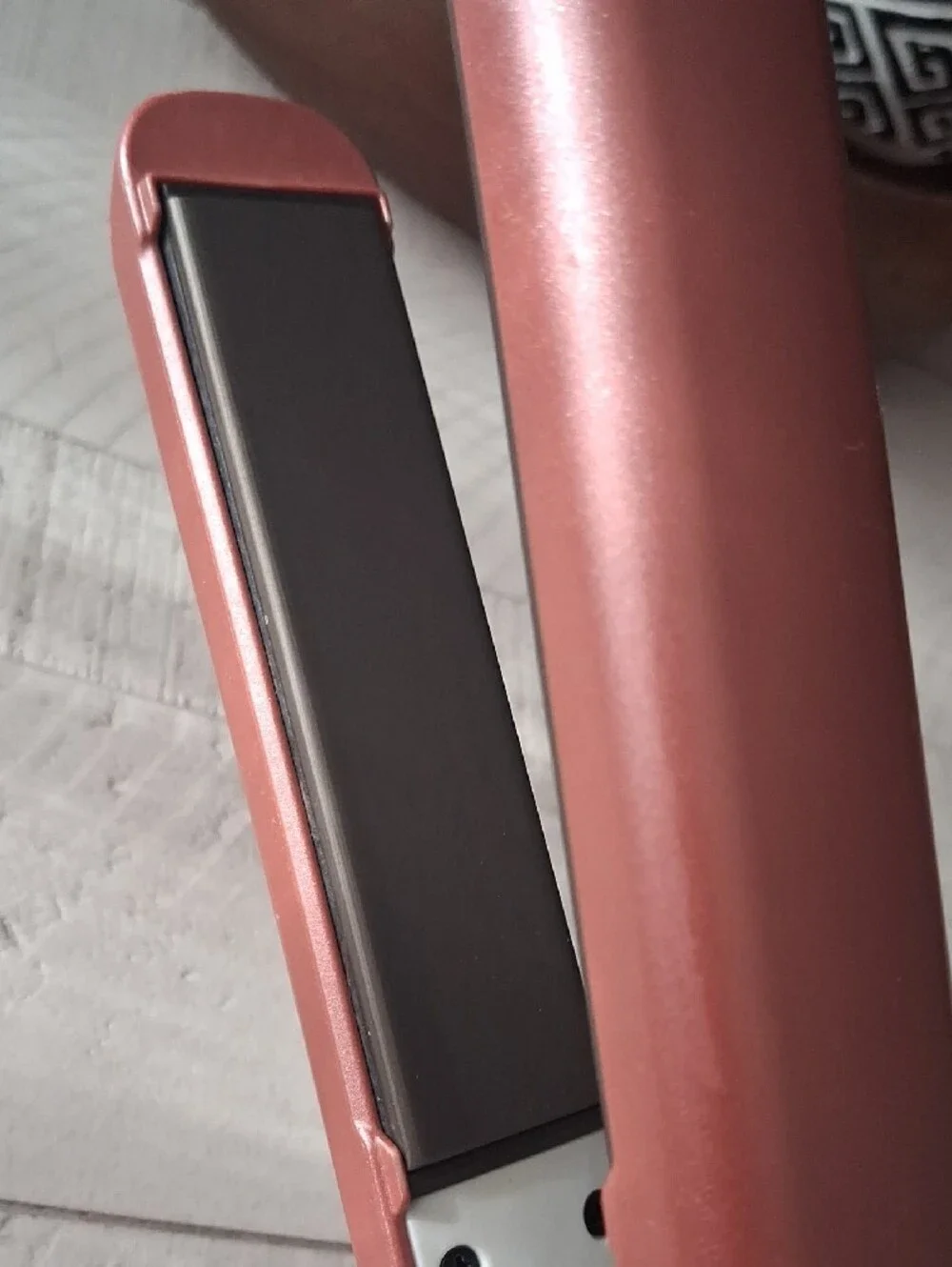 Kipozi Rose Gold Hair Straightener with Digital Display.Never Been Used.